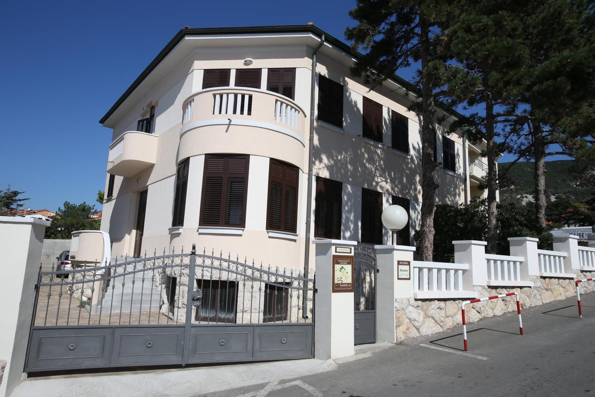 Apartment & Rooms Three Angels Baška Dış mekan fotoğraf
